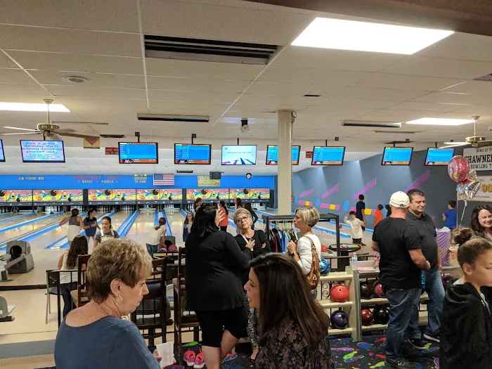 Medford Bowling Center Picture 5