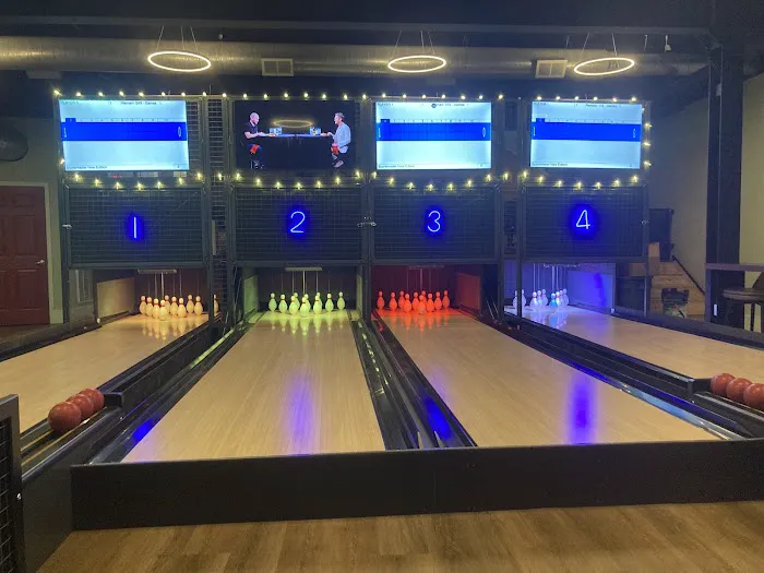 Main Strike Bowling Picture 4