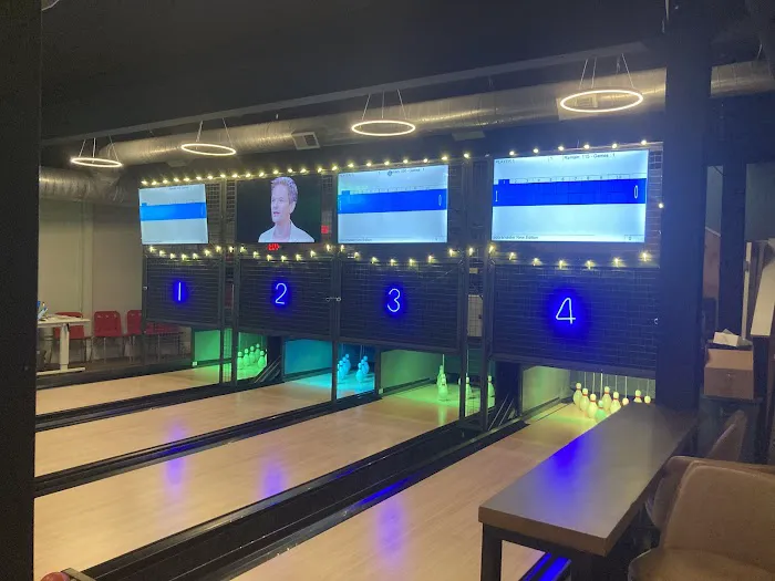 Main Strike Bowling Picture 2