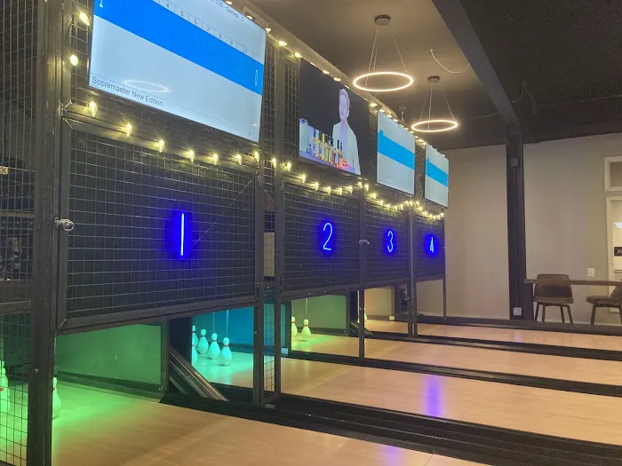 Main Strike Bowling Picture 3