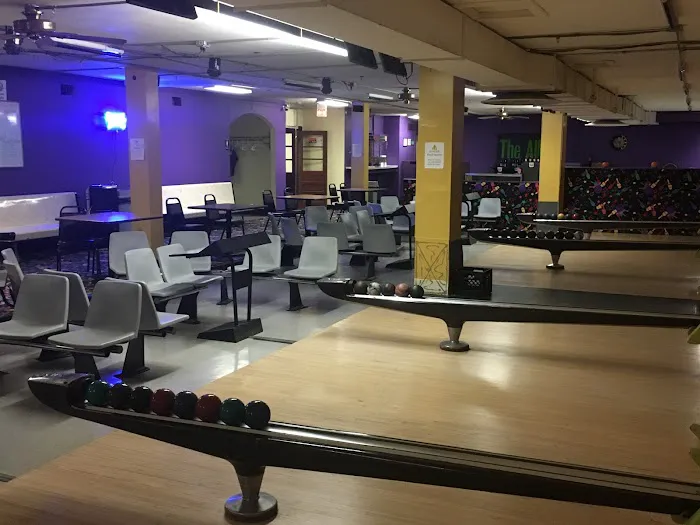 Ducks on the Ave Picture 7