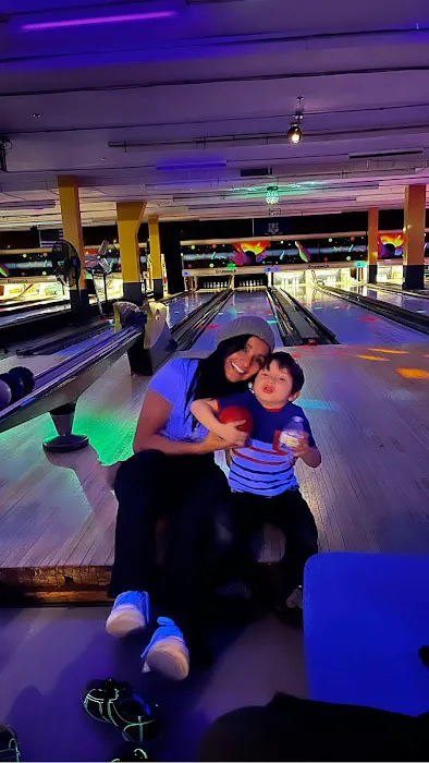 Ducks on the Ave Picture 1