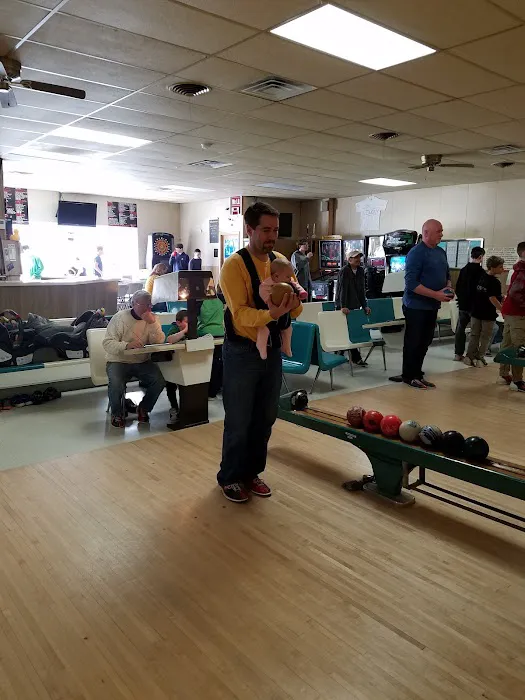 Laurel Duckpin Bowling Lanes Picture 10