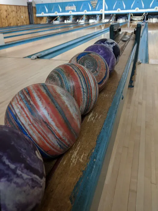 Laurel Duckpin Bowling Lanes Picture 8