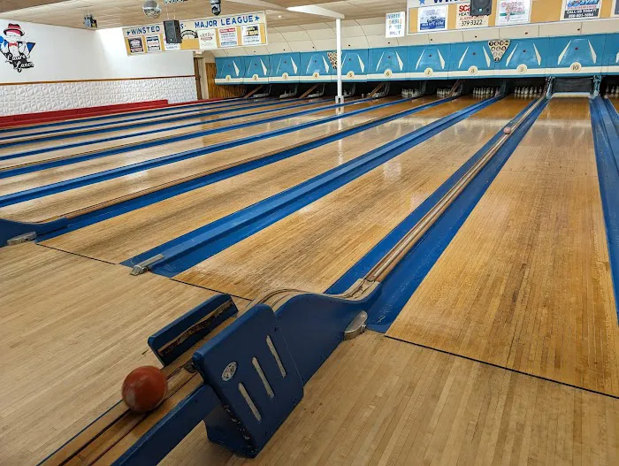 Laurel Duckpin Bowling Lanes Picture 3