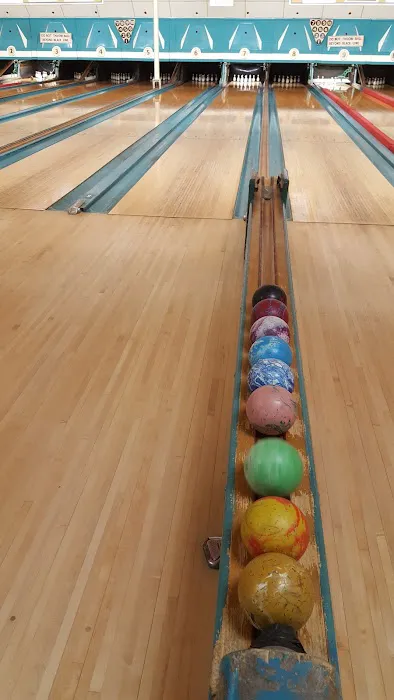 Laurel Duckpin Bowling Lanes Picture 4