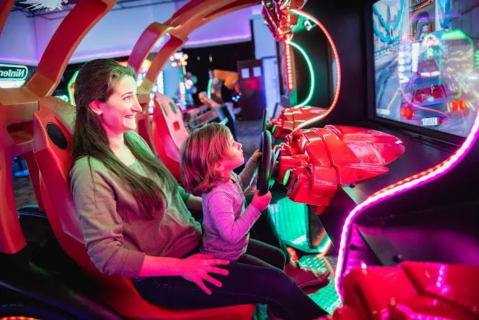 Revolutions Bowling and Lounge Picture 2