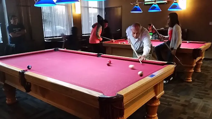 Revolutions Bowling and Lounge Picture 9