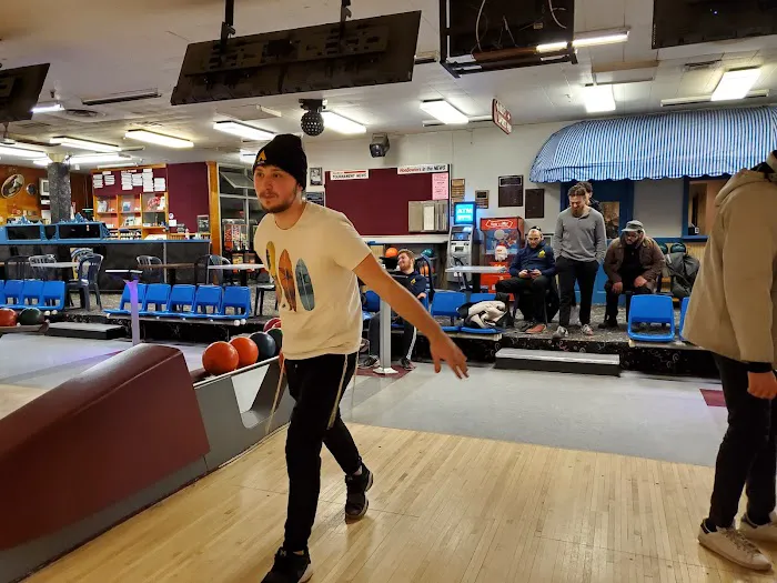 Hoebowl Bowling Center Picture 6