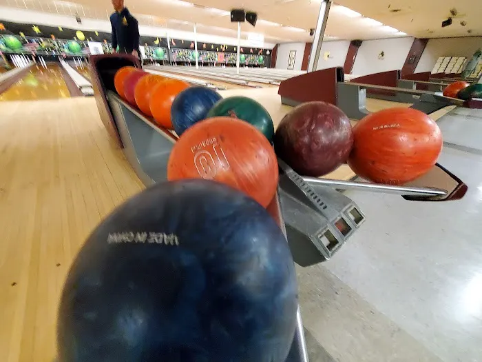 Hoebowl Bowling Center Picture 4