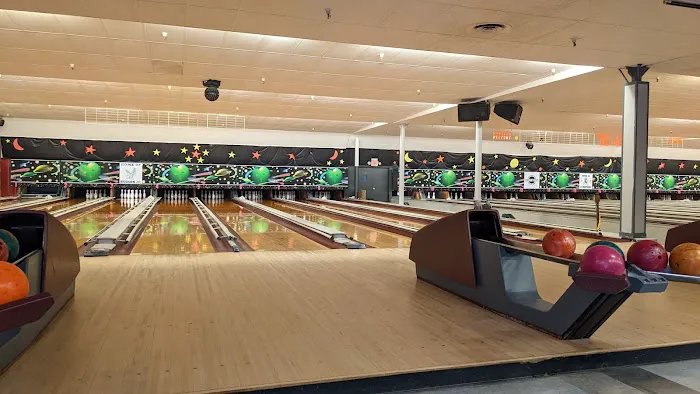 Hoebowl Bowling Center Picture 10