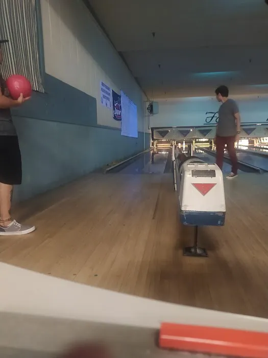 Fox Bowling Center Picture 9