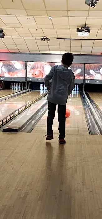 Valley Bowling Lanes Picture 10