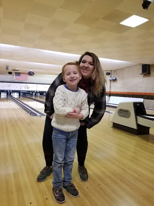 Modern Lanes Picture 8