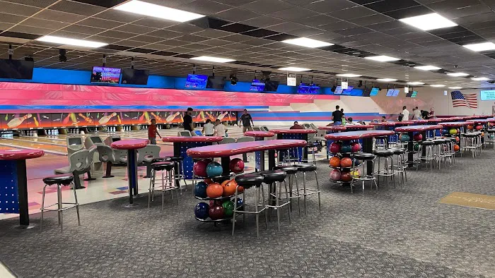 Chacko's Family Bowling Center Picture 4