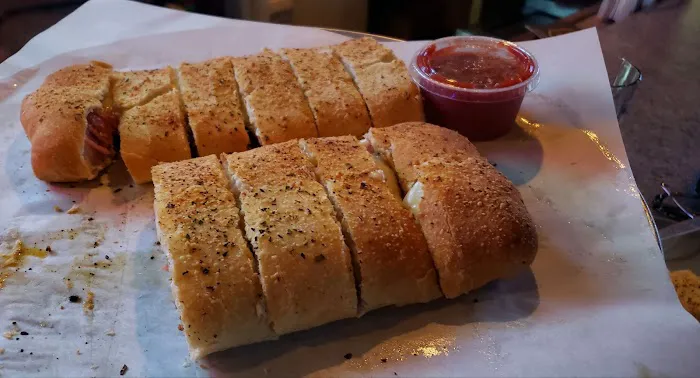 Chacko's Memory Lane Lounge Picture 8