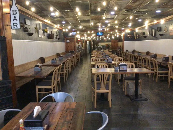 The farm & table restaurant and bowling Picture 8