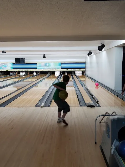 Earl Bowl Lanes Picture 1
