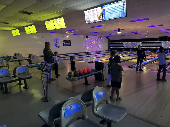 Earl Bowl Lanes Picture 3