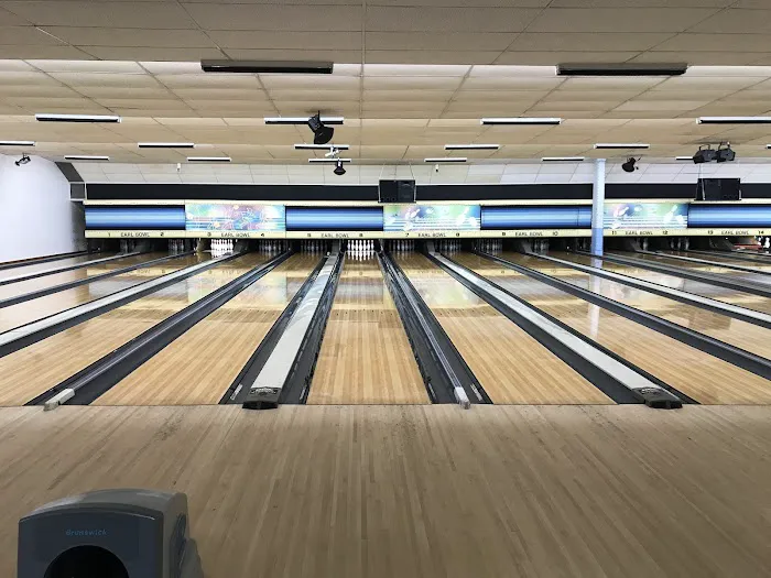 Earl Bowl Lanes Picture 4
