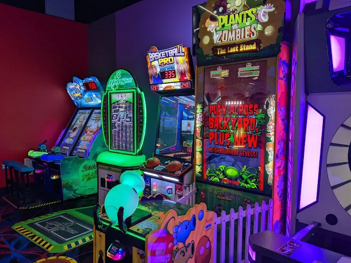 Round1 Bowling & Arcade Exton Square Picture 3