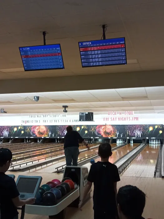 Spare Time Lanes Picture 3