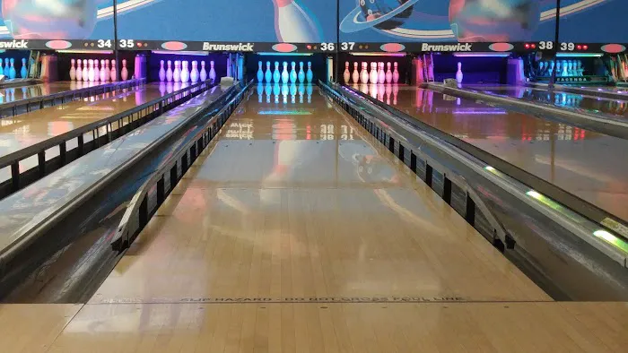 Facenda Whitaker Lanes Picture 1