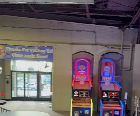 Arnold's Bowling Bistro & Bar