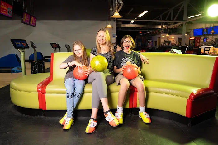 Arnold's Bowling Bistro & Bar Picture 10