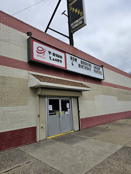 Thunderbird Lanes Castor Ave Picture 3