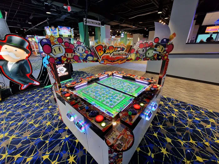 Round1 Bowling & Arcade Fashion District Philadelphia Picture 9