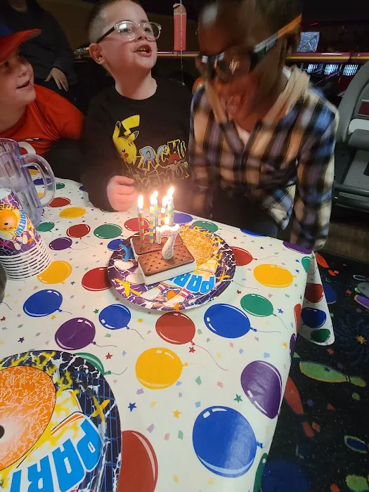 30 Strikes Lanes Picture 4