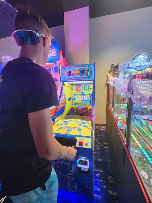 Round1 Bowling & Arcade Deptford Mall Picture 2