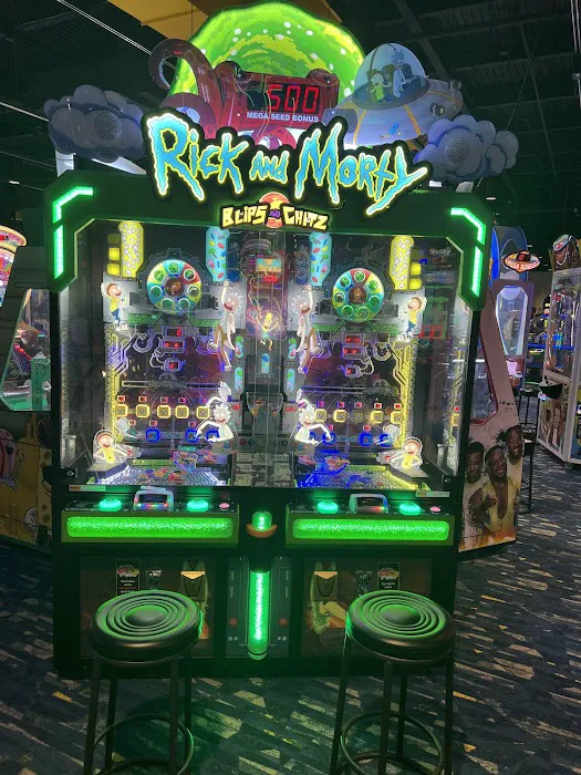 Round1 Bowling & Arcade Deptford Mall Picture 9