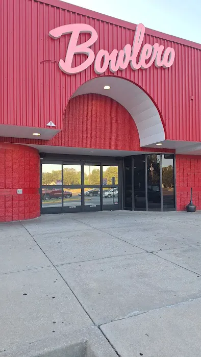 Bowlero Turnersville Picture 1