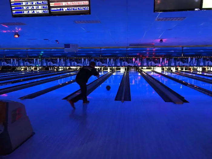 Bowlero Deptford Picture 10