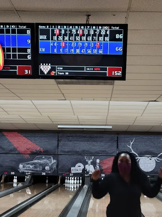 Bowlero Deptford Picture 4