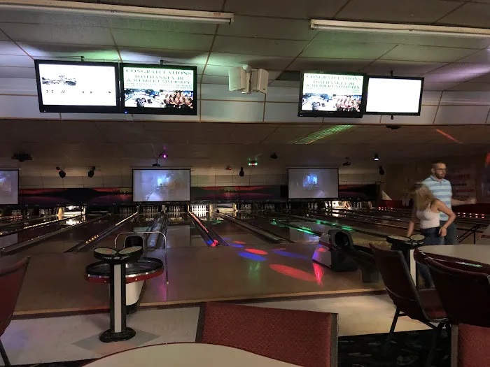 Cove Bowling and Entertainment Picture 5