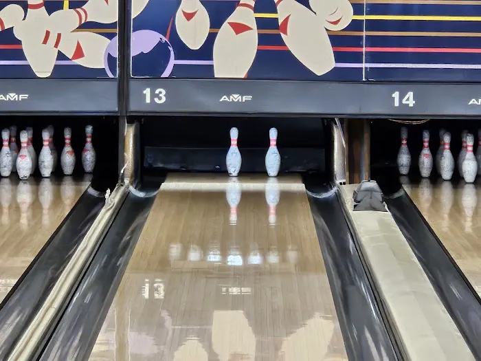 Cove Bowling and Entertainment Picture 6