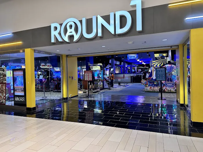 Round1 Bowling & Arcade Holyoke Mall Picture 9