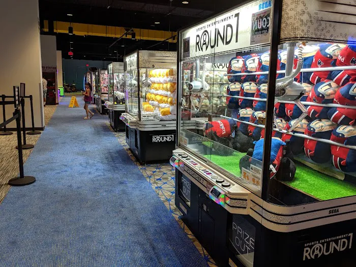 Round1 Bowling & Arcade Holyoke Mall Picture 10