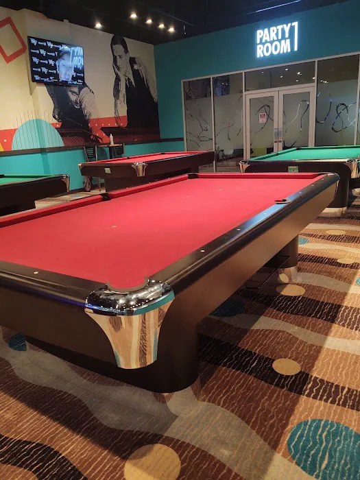 Round1 Bowling & Arcade Holyoke Mall Picture 4