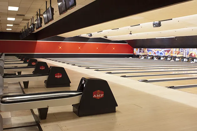 Bowlero Chicopee Picture 9