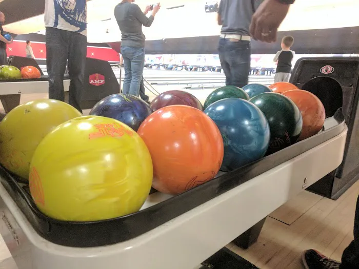 Bowlero Chicopee Picture 8