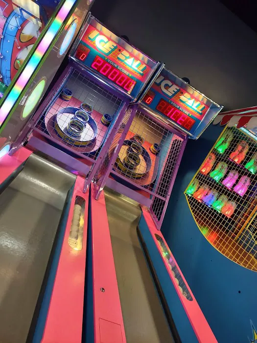 Norwich Bowling & Entertainment Center Picture 7