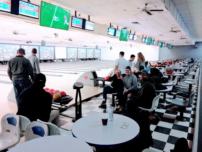 Norwich Bowling & Entertainment Center Picture 10