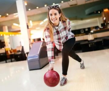 What to Wear to a Bowling Alley for Maximum Comfort and Movement