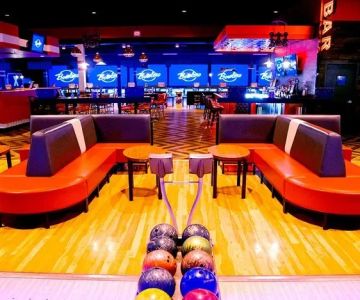 Best Bowling Alley Options for Nightlife and Social Events