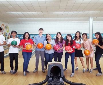 Why Bowling Is Making a Comeback Among Young Adults