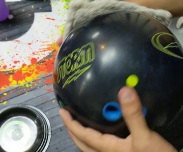 Why Surface Refresh Improves Ball Reaction in Bowling